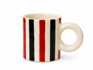 Gobelets à café rouge et noir